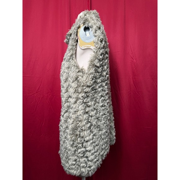 Gray Faux Fur Curly Vest Women's Size L‎ - Picture 3 of 7